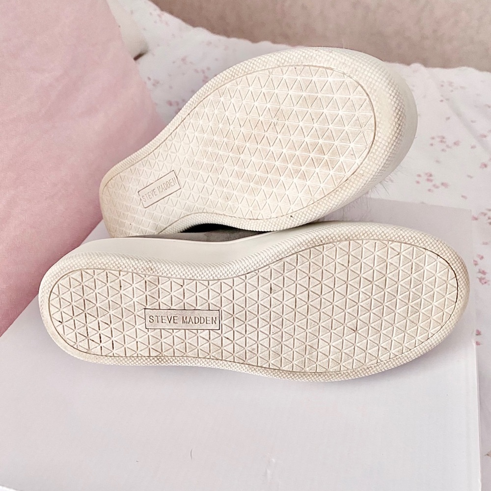 ⛔️SOLD⛔️Steve Madden PomPom Sneakers - Picture 14 of 16